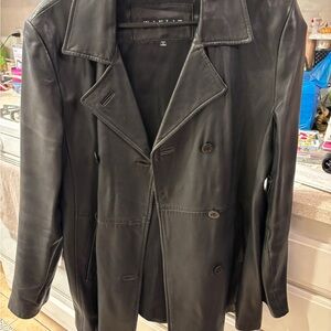 Vintage Women's Black Leather Jacket (early 1990’s)